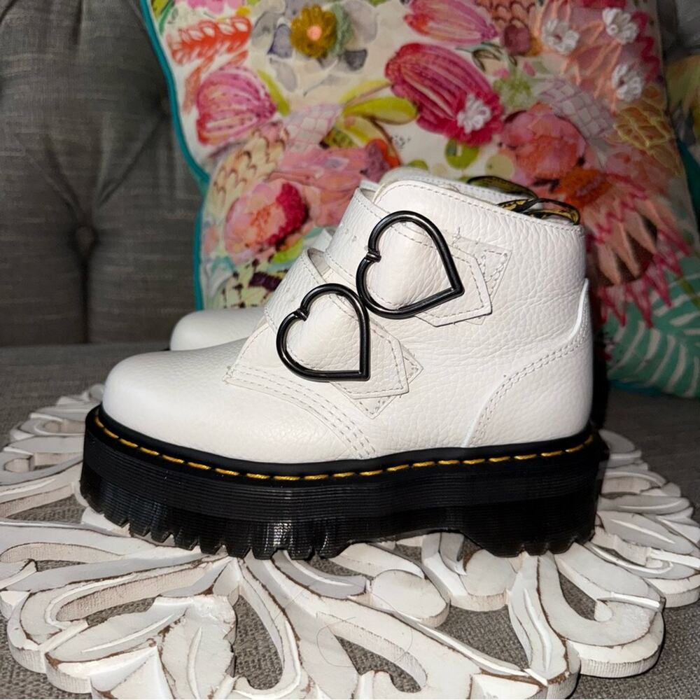 Dr. Martens Devon Platform Heart Ankle Boots Women’s 5 NEW
